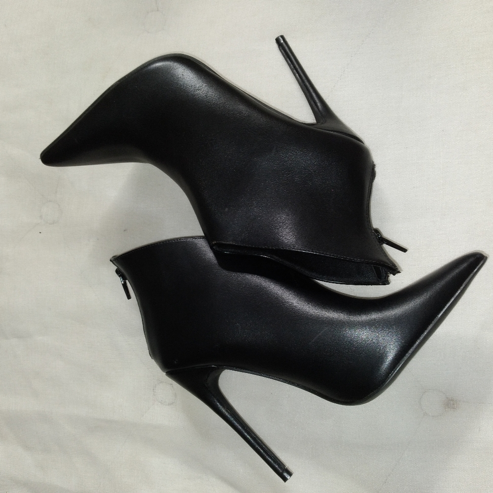 Fashion Nova Black Ankle Boot Heels